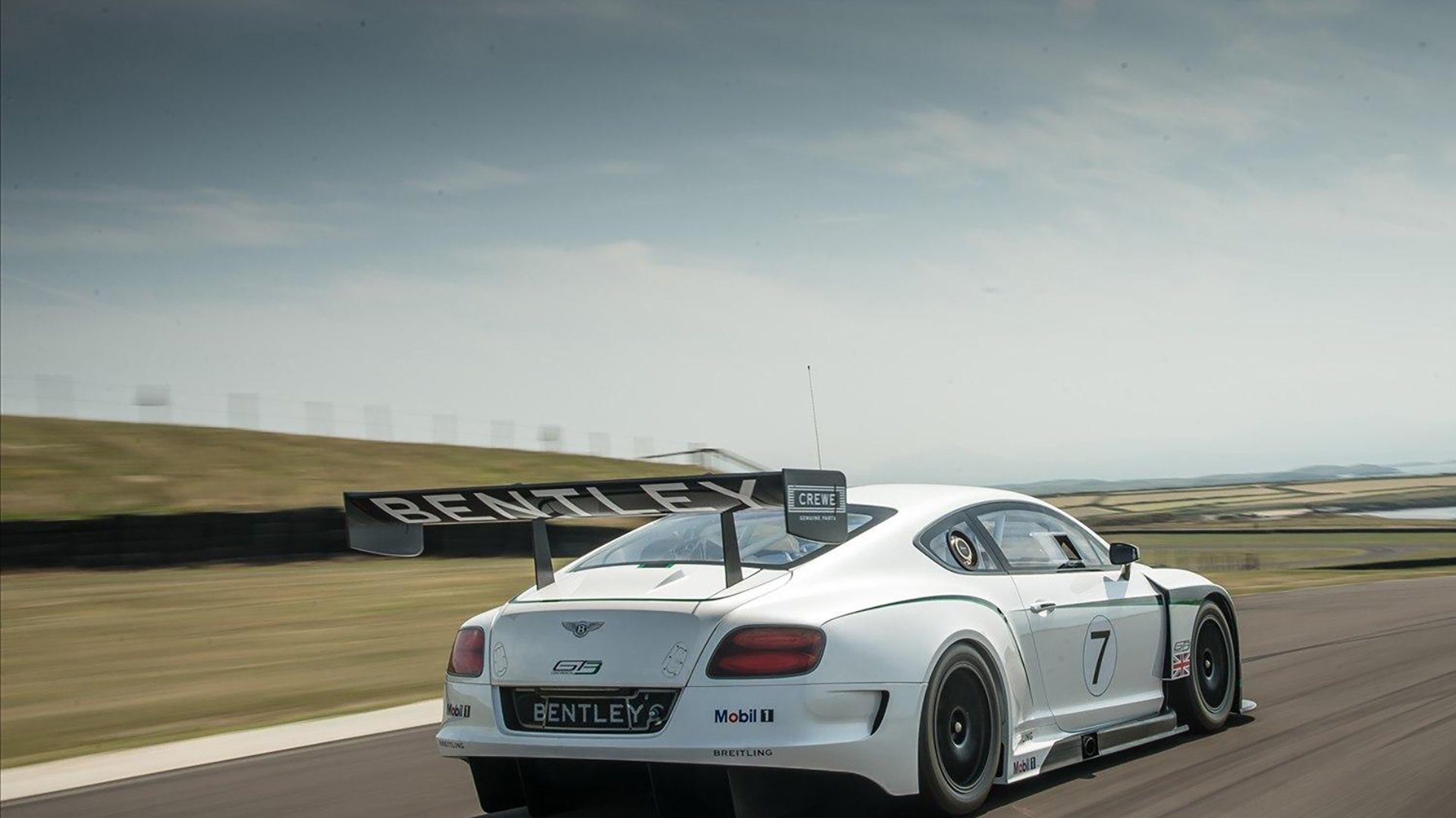 九游9游-国足传球节奏与失误分布关系,足球传球出现的错误